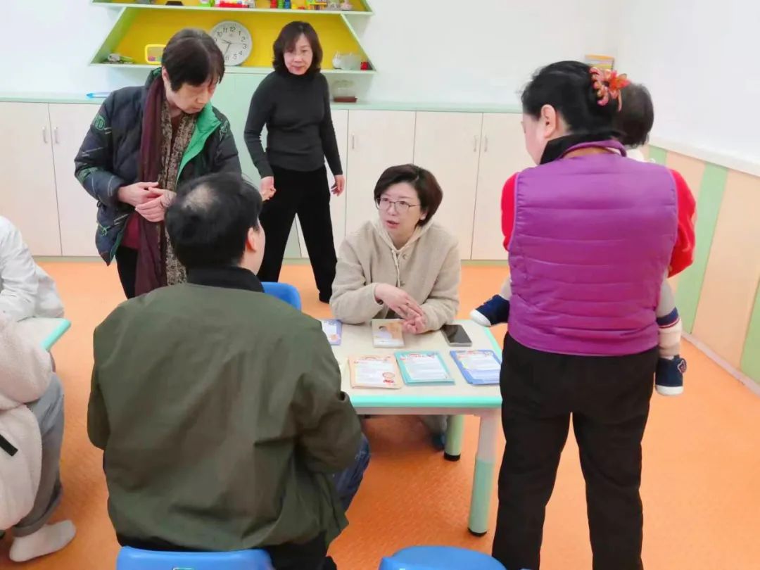 星空体育：儿童友好亲子行！普陀这里免费获得“保健 早教”的乐趣(图3)